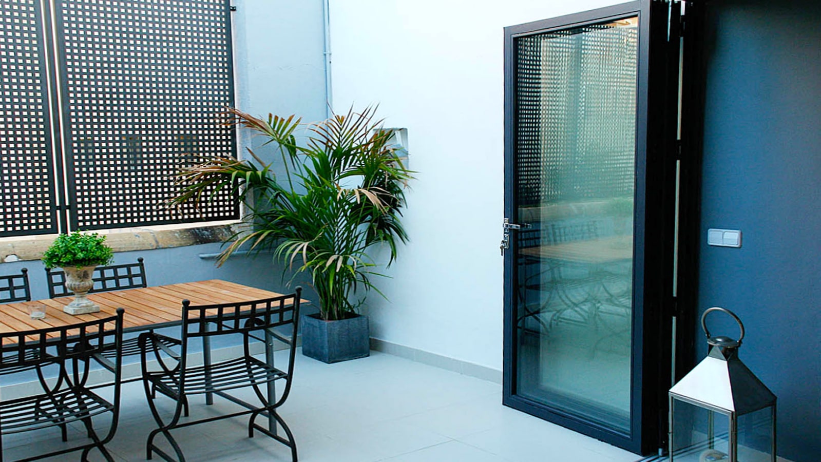 Configure your bespoke designed doors - open in, open to or both